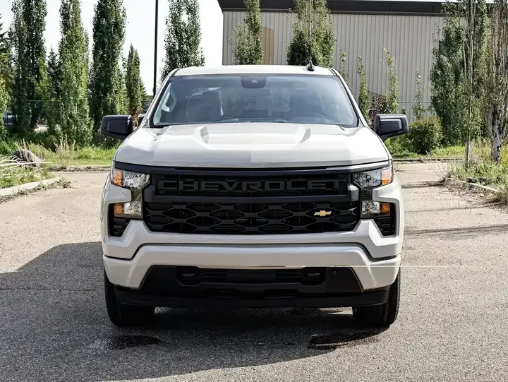 Chevrolet Silverado 1500 2026 photo 3