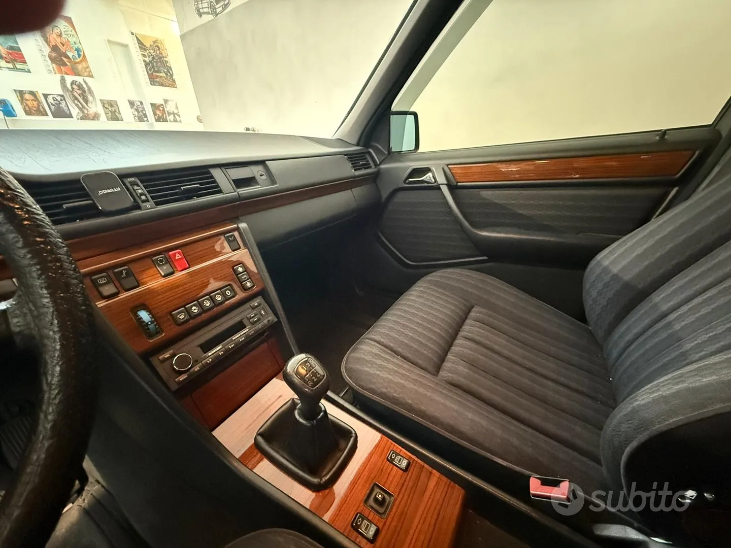 Mercedes-Benz W124 1991 photo 2