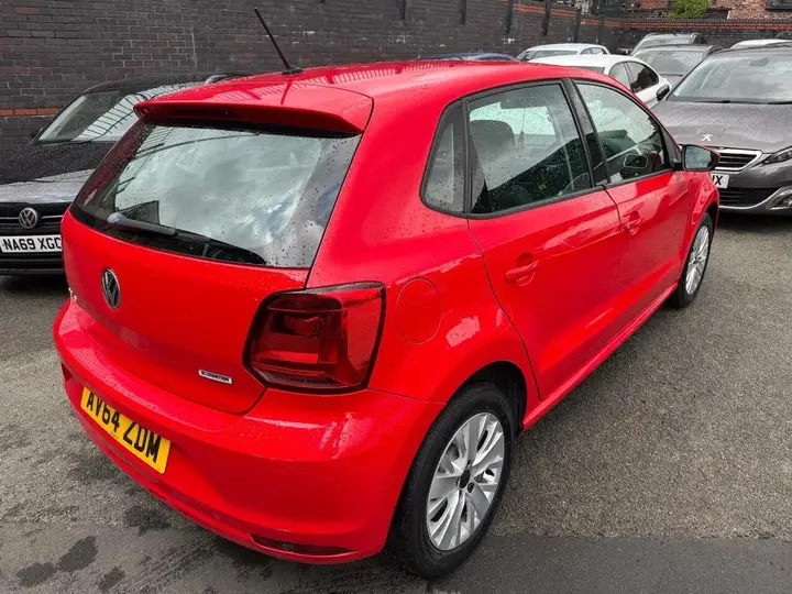 Volkswagen Polo 2015 photo 2