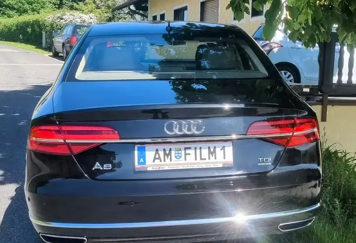 Audi A8 2016 photo 3