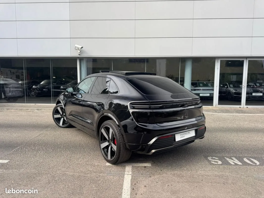Porsche Macan 2024 photo 3