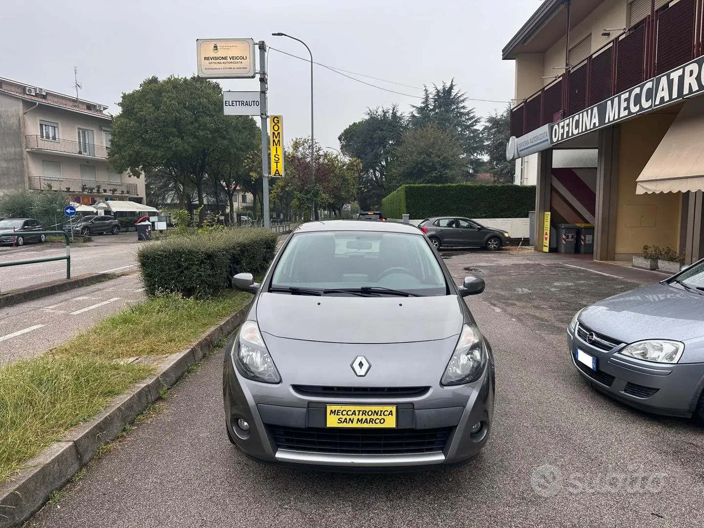 Renault Clio 2012 photo 2