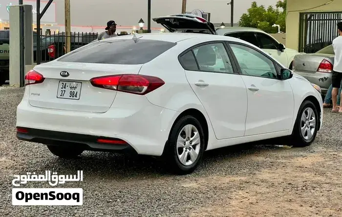Kia Forte 2018 photo 4