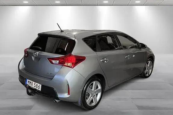 Toyota Auris 2014 photo 3