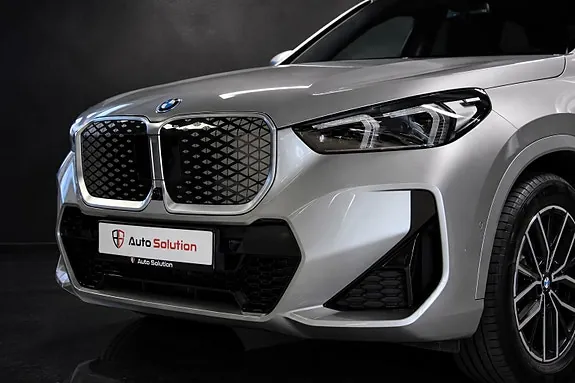 BMW Ix1 2026 photo 3