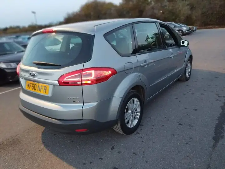 Ford S-Max 2010 photo 2
