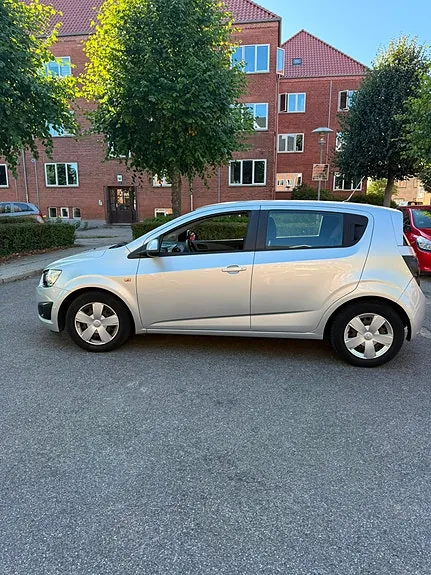 Chevrolet Aveo 2012 photo 3