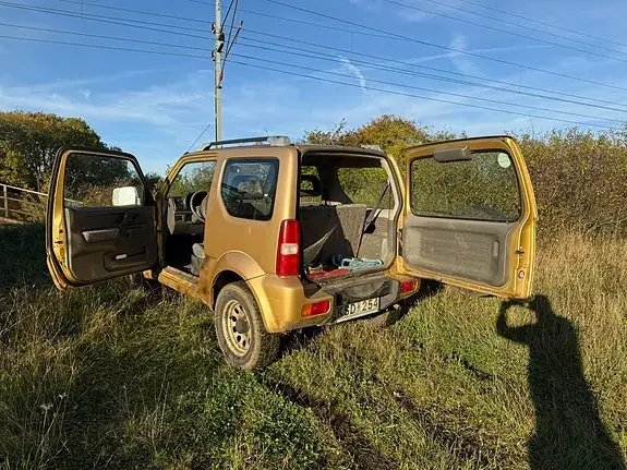 Suzuki Jimny 1998 photo 4