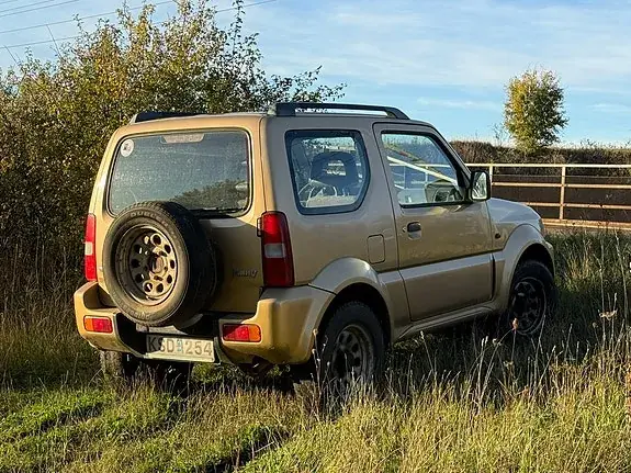 Suzuki Jimny 1998 photo 2
