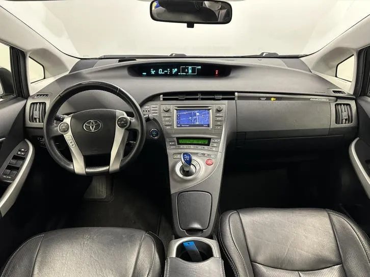 Toyota Prius 2012 photo 2