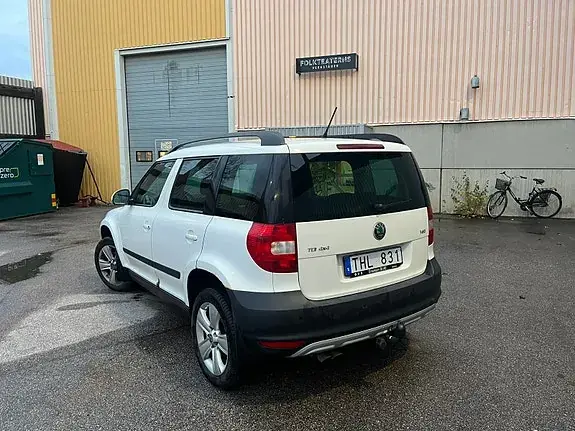 Skoda Yeti 2012 photo 3
