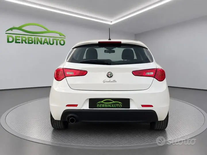 Alfa Romeo Giulietta 2011 photo 3