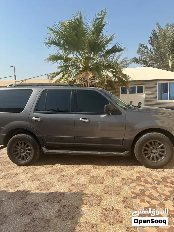 Ford Expedition 2013 photo 2