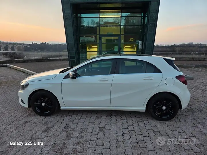 Mercedes-Benz A 160 2014 photo 3