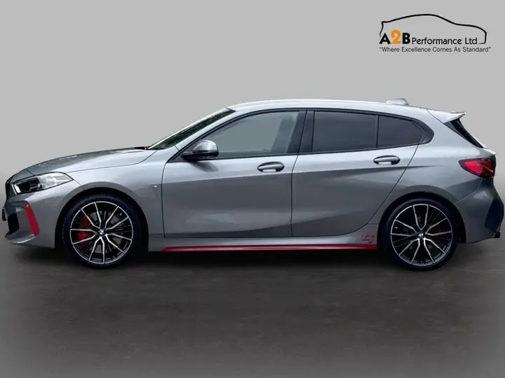 BMW 1 Series 2023 photo 4