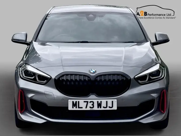 BMW 1 Series 2023 photo 2