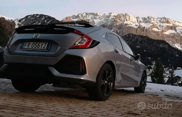 Honda Civic 2018 photo 2