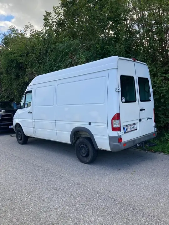 Mercedes-Benz Sprinter 2004 photo 2