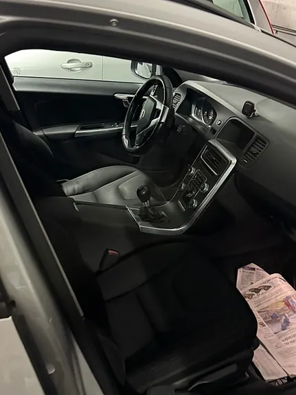 Volvo V60 2015 photo 2