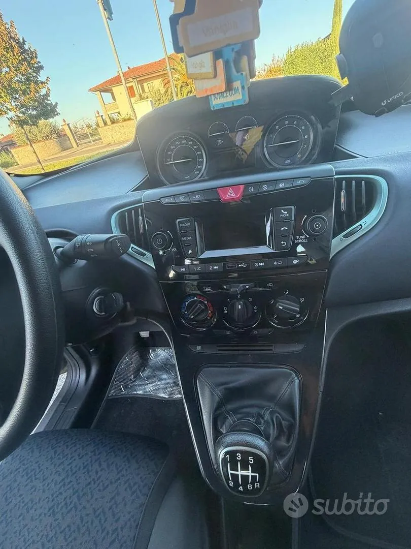 Lancia Ypsilon 2023 photo 3