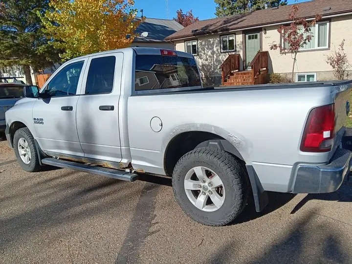 Dodge Ram 1500 2013 photo 2