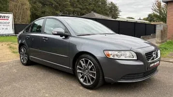 Volvo S40 2012 photo 2