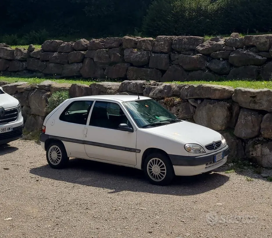Citroen Saxo 2001 photo 2
