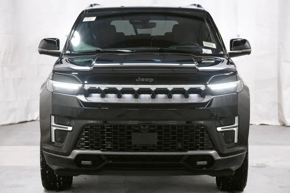 Jeep Grand Wagoneer 2026 photo 2