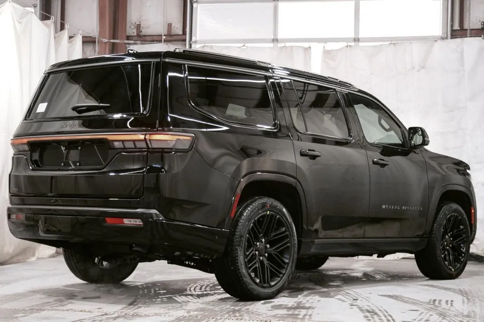 Jeep Grand Wagoneer 2026 photo 5