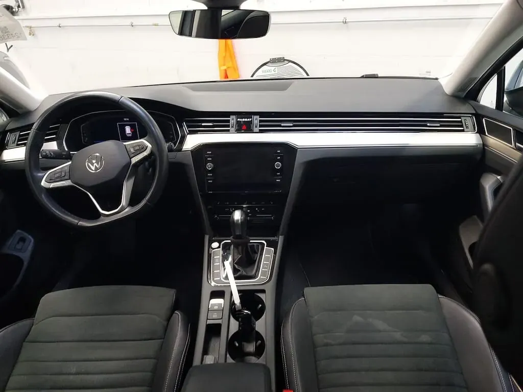 Volkswagen Passat 2023 photo 3