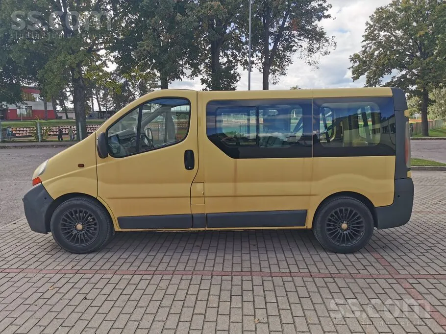 Renault Trafic 2003 photo 2