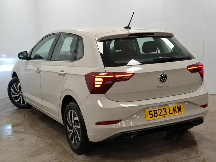 Volkswagen Polo 2023 photo 2