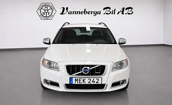 Volvo V70 2013 photo 2