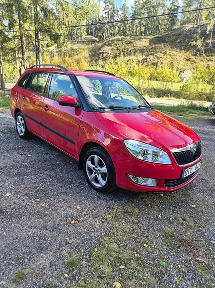 Skoda Fabia 2012 photo 5