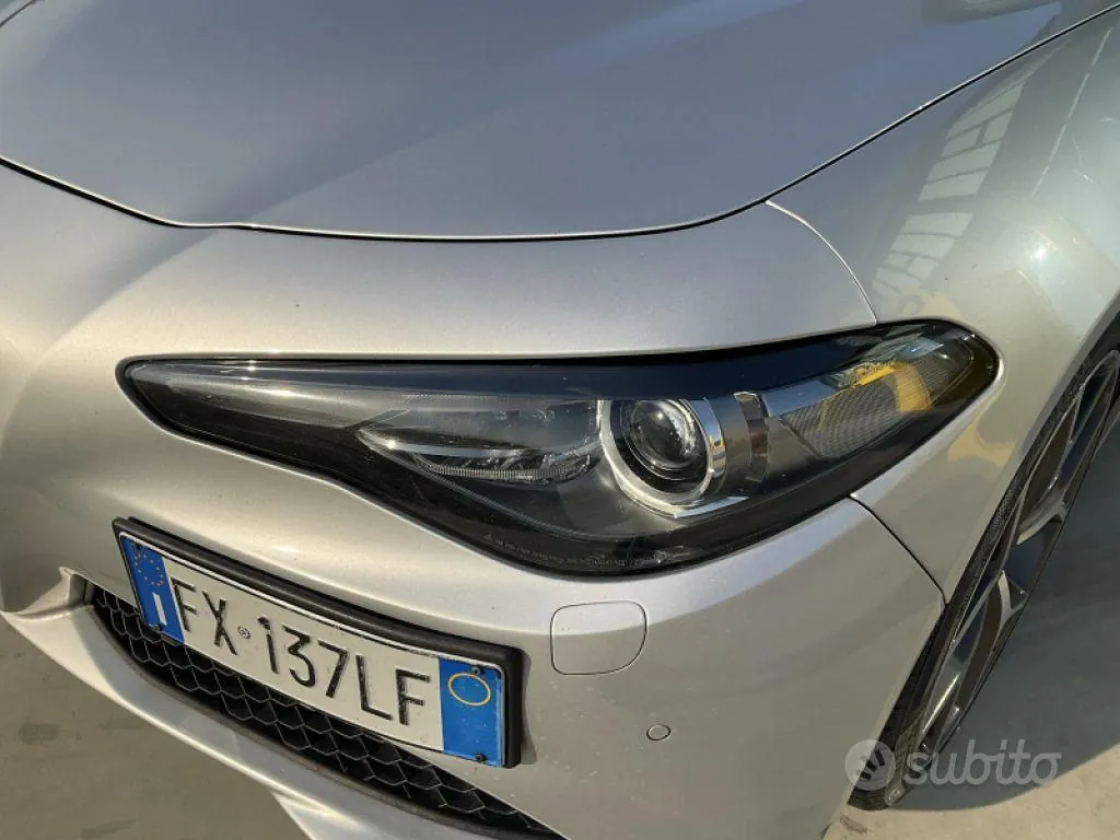 Alfa Romeo Giulia 2019 photo 4