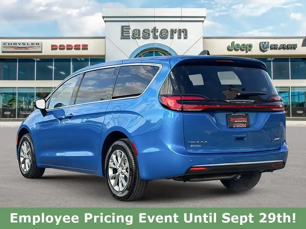 Chrysler Pacifica 2027 photo 3