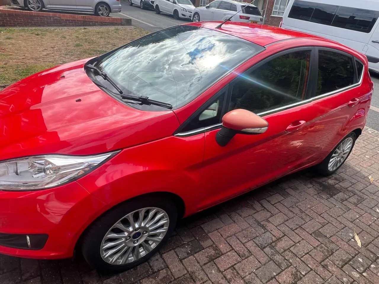 Ford Fiesta 2013 photo 2