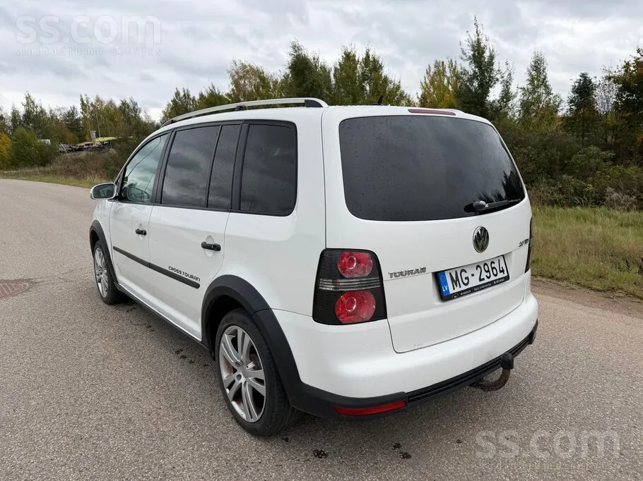 Volkswagen Touran 2008 photo 3