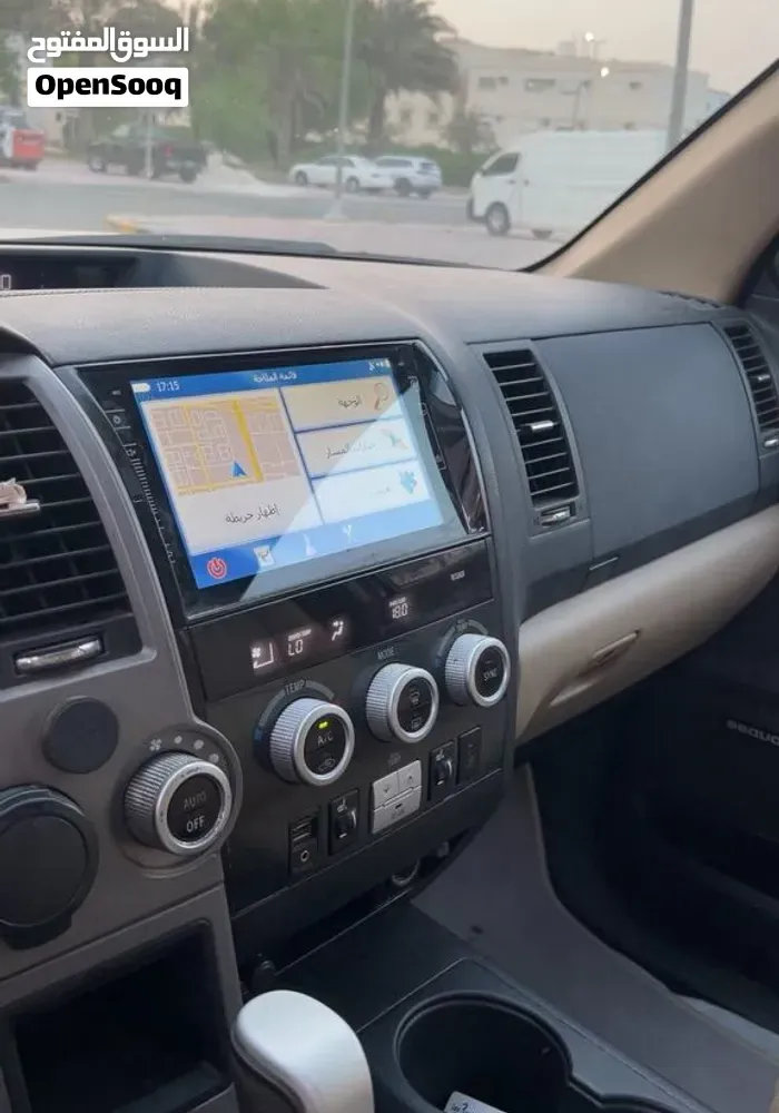 Toyota Sequoia 2013 photo 2