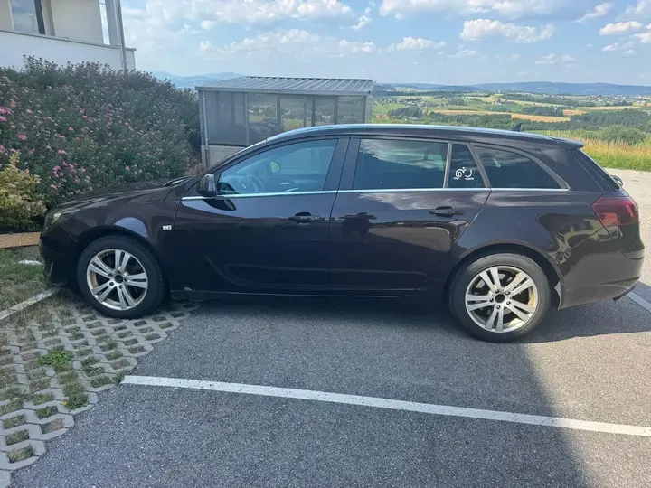 Opel Insignia Sports Tourer 2014 photo 2