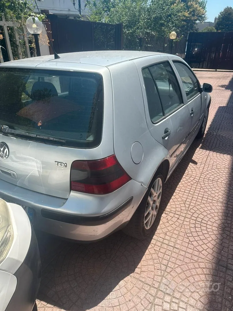 Volkswagen Golf 2002 photo 2