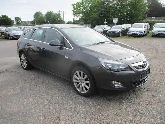 Opel Astra 2011 photo 3