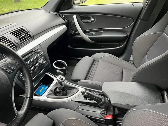 BMW 118D 2009 photo 4
