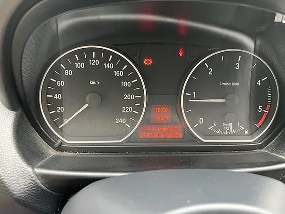 BMW 118D 2009 photo 2