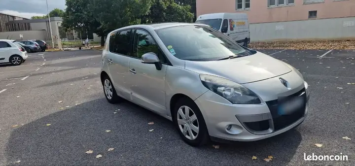 Renault Megane 2011 photo 3