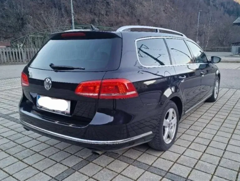 Volkswagen Passat 2011 photo 2