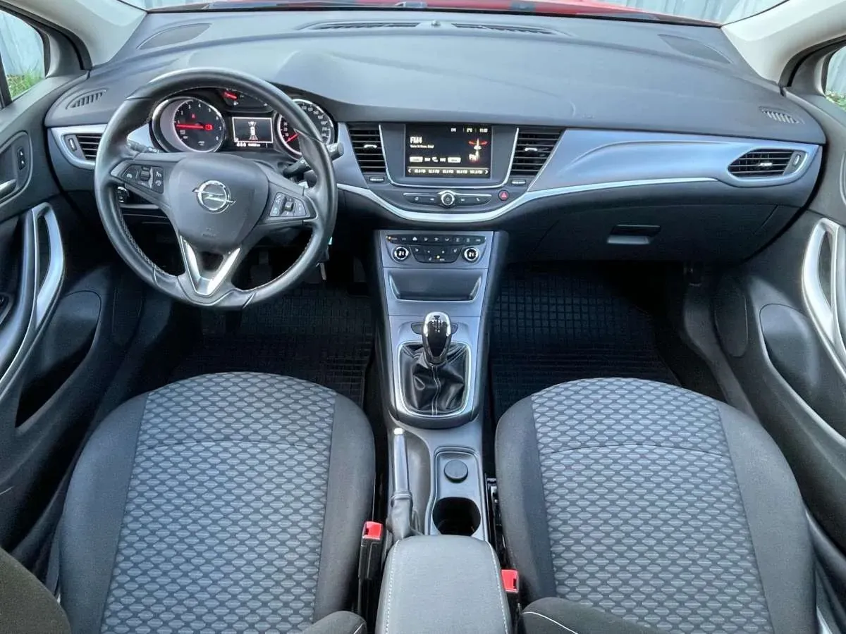 Opel Astra 2017 photo 2