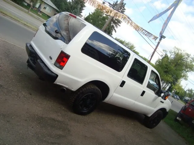 Ford Excursion 2003 photo 3