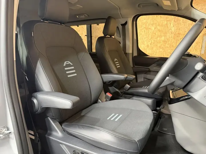 Ford Tourneo Custom 2025 photo 5