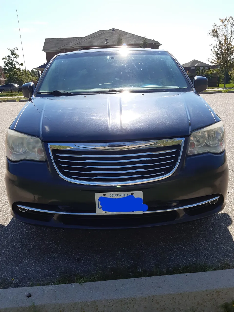 Chrysler Town & Country 2013 photo 2